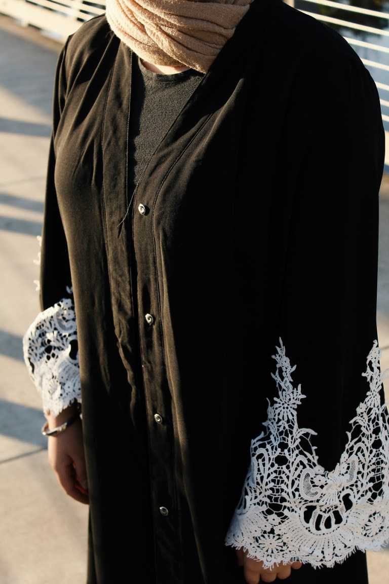 Big Lace Abaya – Black