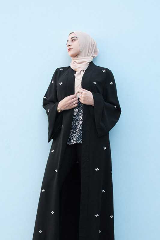 Crystal Luxe Abaya – Black