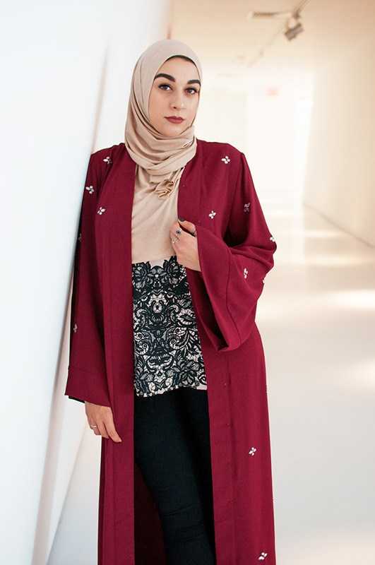 Crystal Luxe Abaya – Maroon