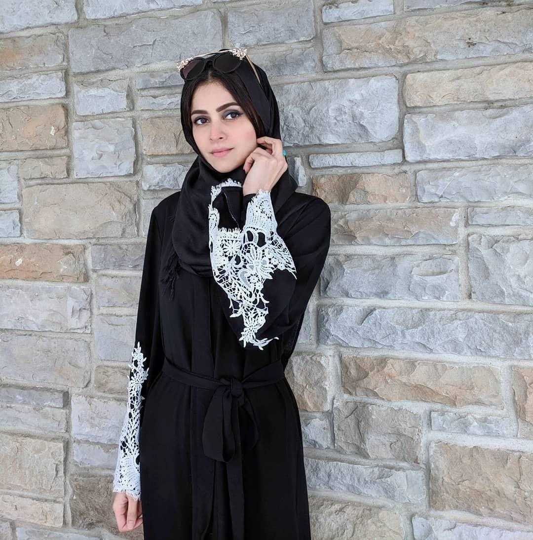 Big Lace Abaya – Black