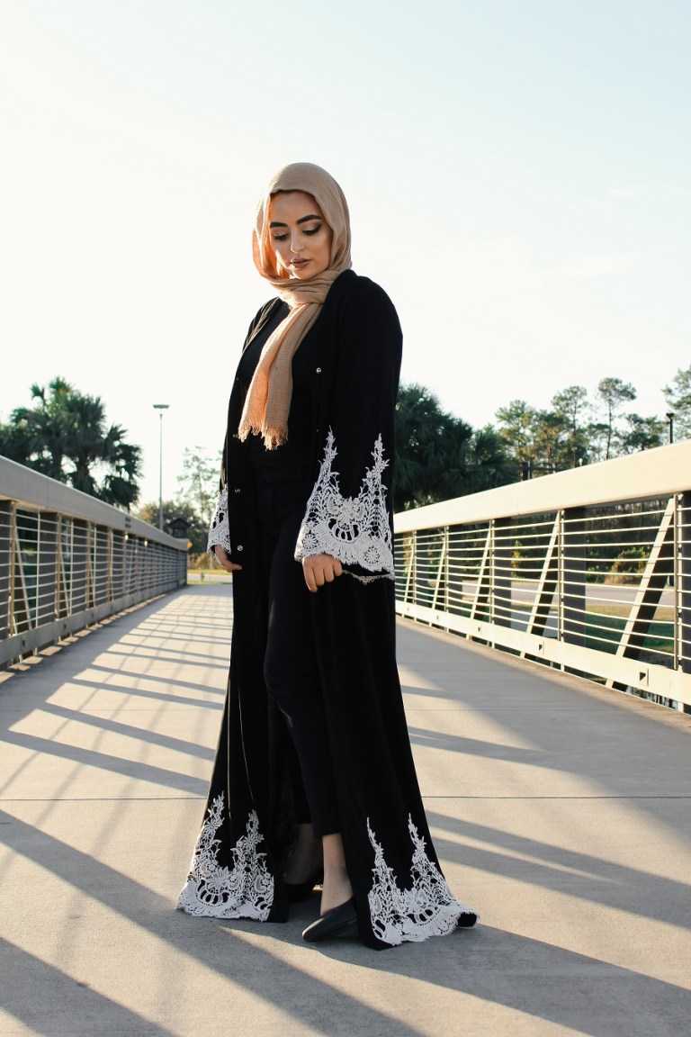 Big Lace Abaya – Black